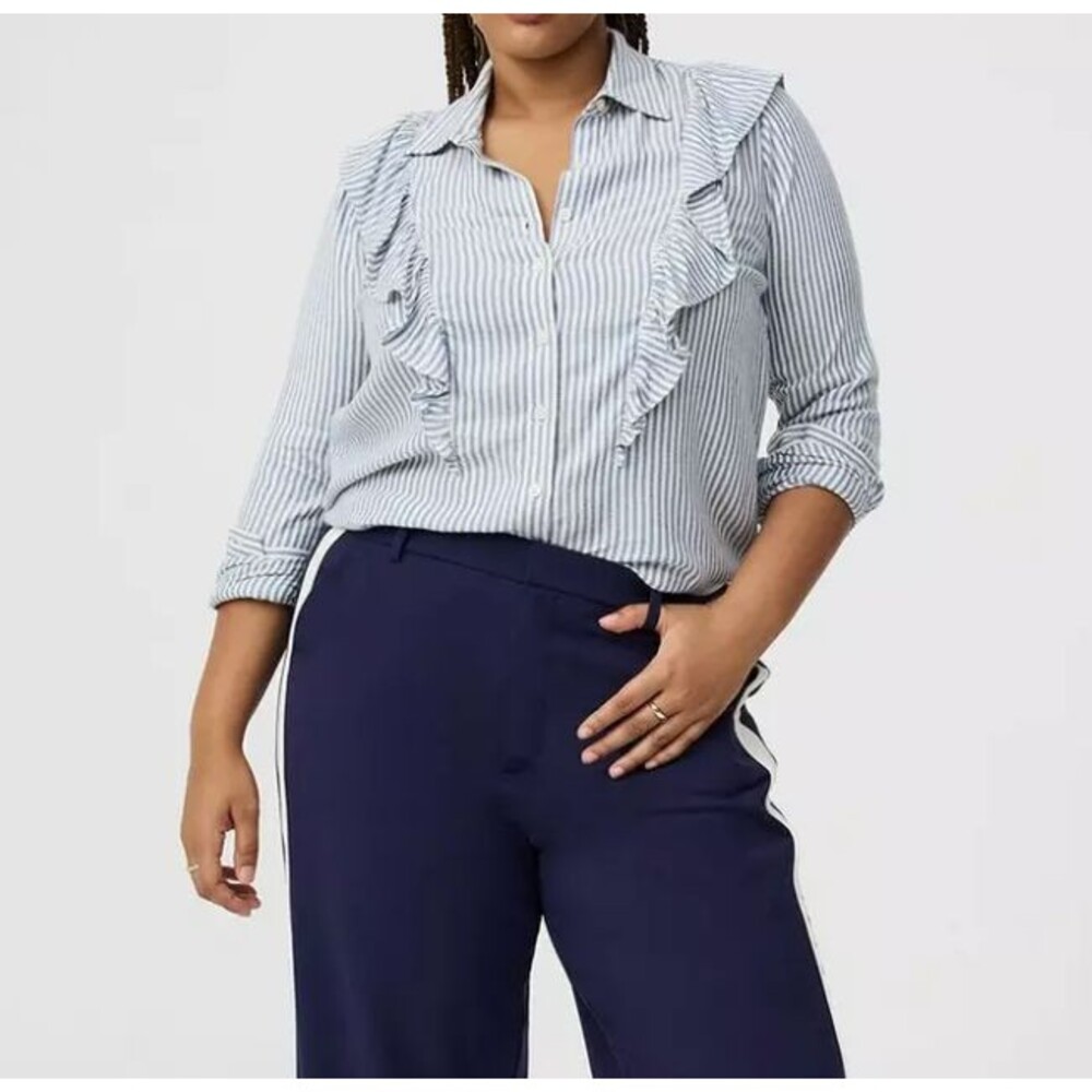 Torrid Ruffle Front Button-Up Shirt Size L